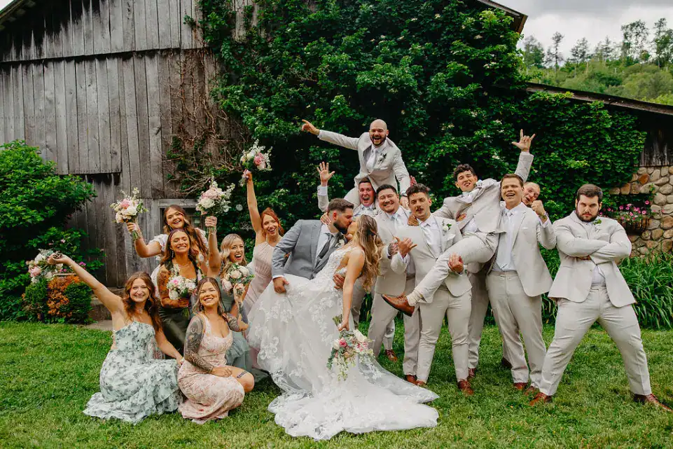 Barn On New RIver Martine + Brian Wedding Elizaveta Photography