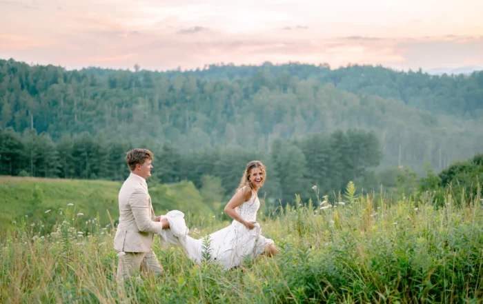 Parker & Rachel Tennant Megan Sheppard Photograph Barn On New River | Nature Wedding Venues